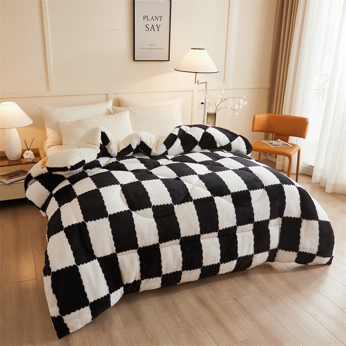 91家纺网 家纺一手货源 找家纺 爱屋及屋 2025新款北极绒双面绒牛奶绒棋盘格冬被被子被芯 棋盘-黑白格