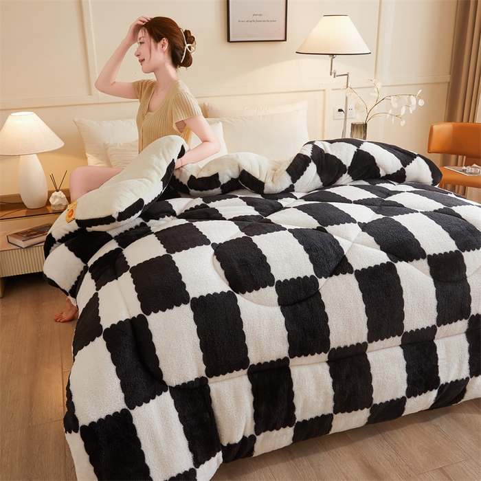 91家纺网 家纺一手货源 找家纺 爱屋及屋 2025新款北极绒双面绒牛奶绒棋盘格冬被被子被芯 棋盘-黑白格