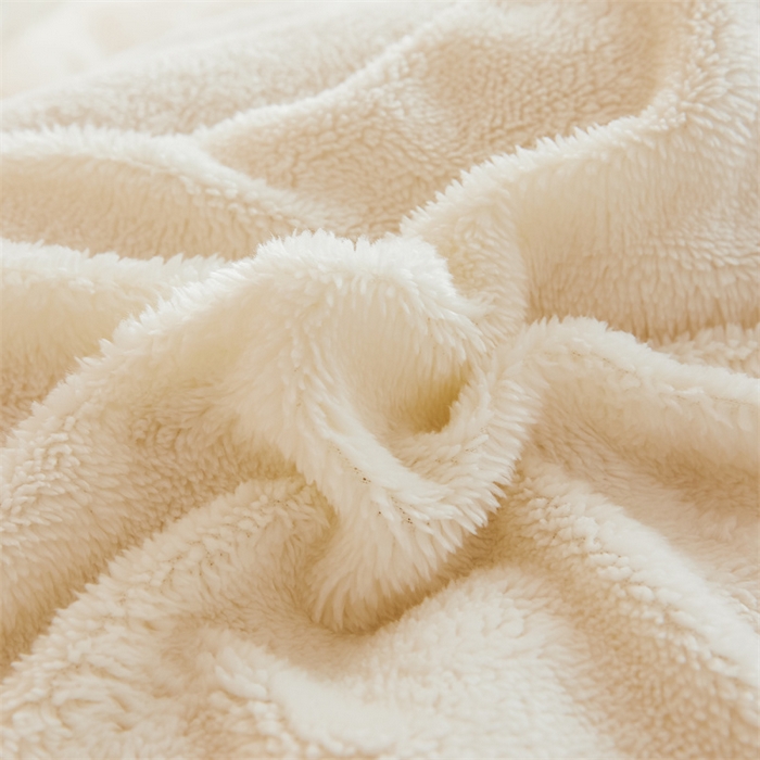 91家纺网 家纺一手货源 找家纺 爱屋及屋 2025新款北极绒双面绒牛奶绒棋盘格冬被被子被芯 棋盘-灰白格