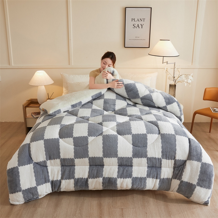 91家纺网 家纺一手货源 找家纺 爱屋及屋 2025新款北极绒双面绒牛奶绒棋盘格冬被被子被芯 棋盘-灰白格