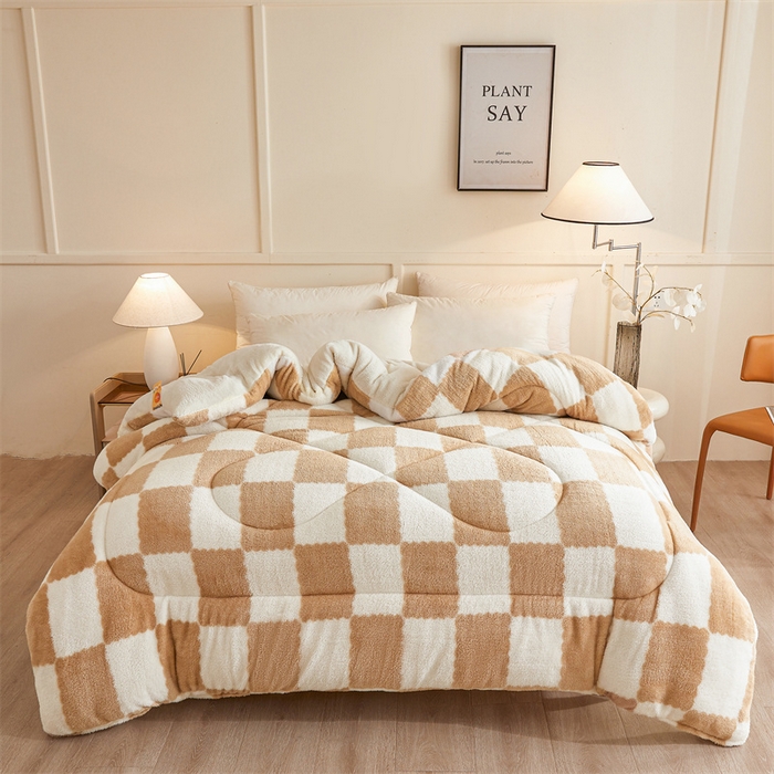 91家纺网 家纺一手货源 找家纺 爱屋及屋 2025新款北极绒双面绒牛奶绒棋盘格冬被被子被芯 棋盘-咖白格
