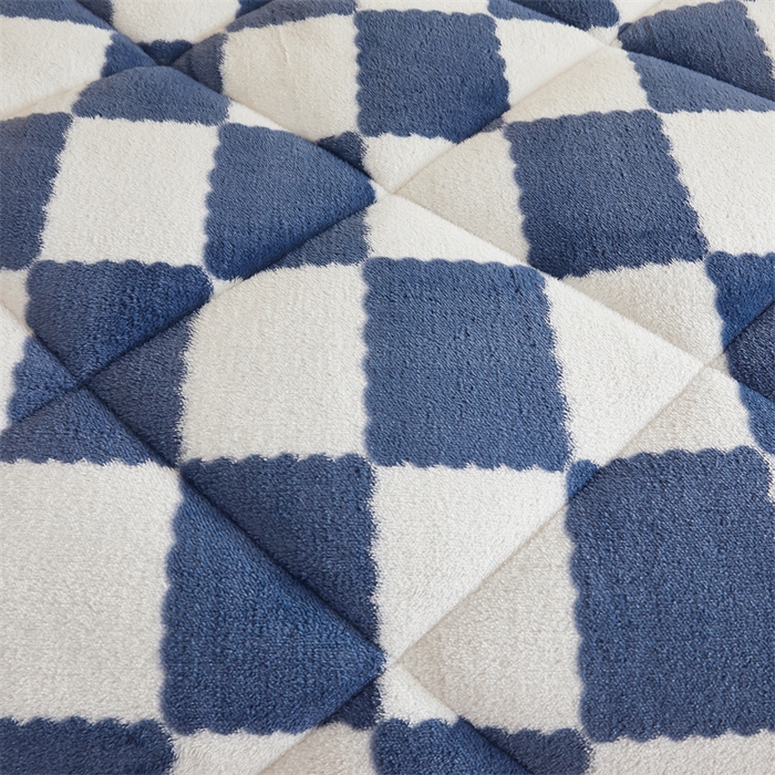 91家纺网 家纺一手货源 找家纺 爱屋及屋 2025新款北极绒双面绒牛奶绒棋盘格冬被被子被芯 棋盘-蓝白格