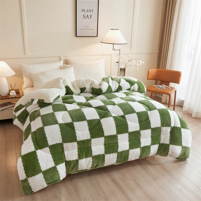 91家纺网 家纺一手货源 找家纺 爱屋及屋 2025新款北极绒双面绒牛奶绒棋盘格冬被被子被芯 棋盘-绿白格