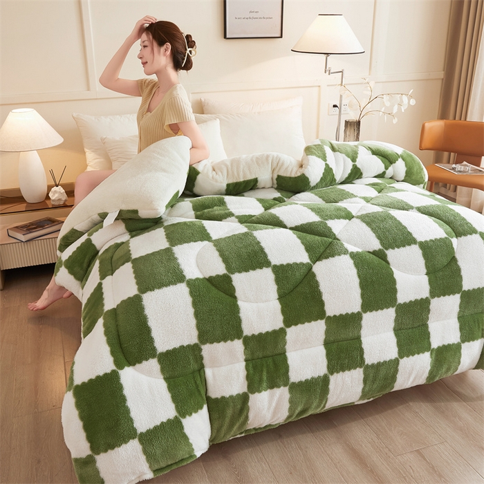 91家纺网 家纺一手货源 找家纺 爱屋及屋 2025新款北极绒双面绒牛奶绒棋盘格冬被被子被芯 棋盘-绿白格