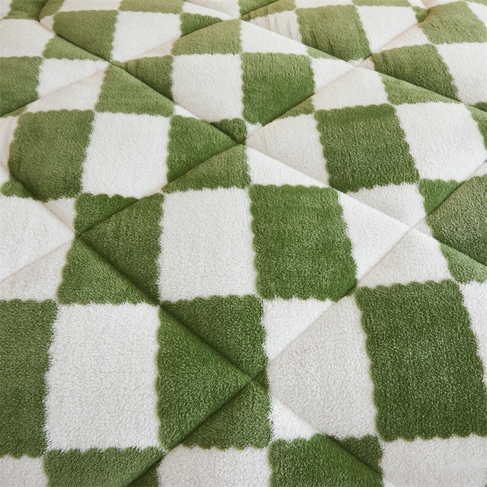 91家纺网 家纺一手货源 找家纺 爱屋及屋 2025新款北极绒双面绒牛奶绒棋盘格冬被被子被芯 棋盘-绿白格