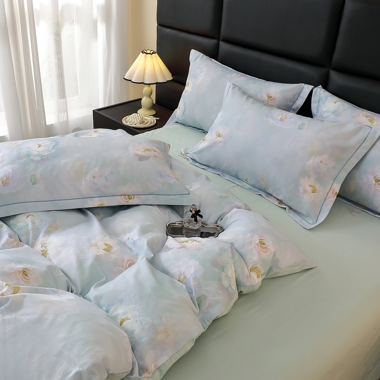 91家纺网 家纺一手货源 找家纺 馨雅家纺 2025新款全棉磨毛数码印花四件套 花香满泾-绿