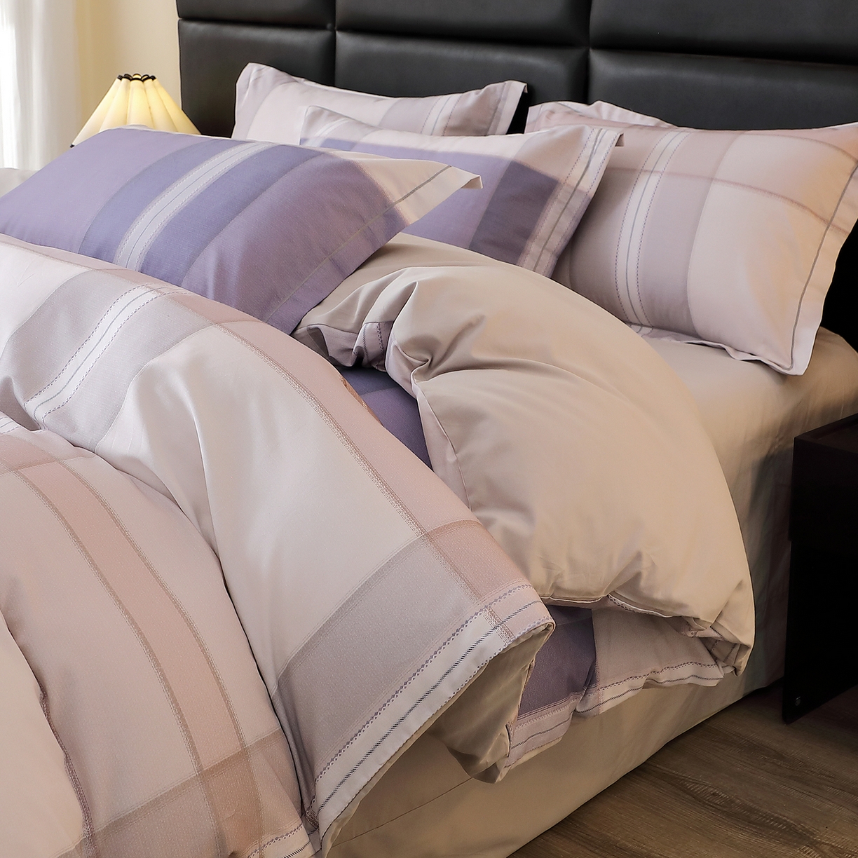 91家纺网 家纺一手货源 找家纺 馨雅家纺 2025新款全棉磨毛数码印花四件套 卡奈-兰