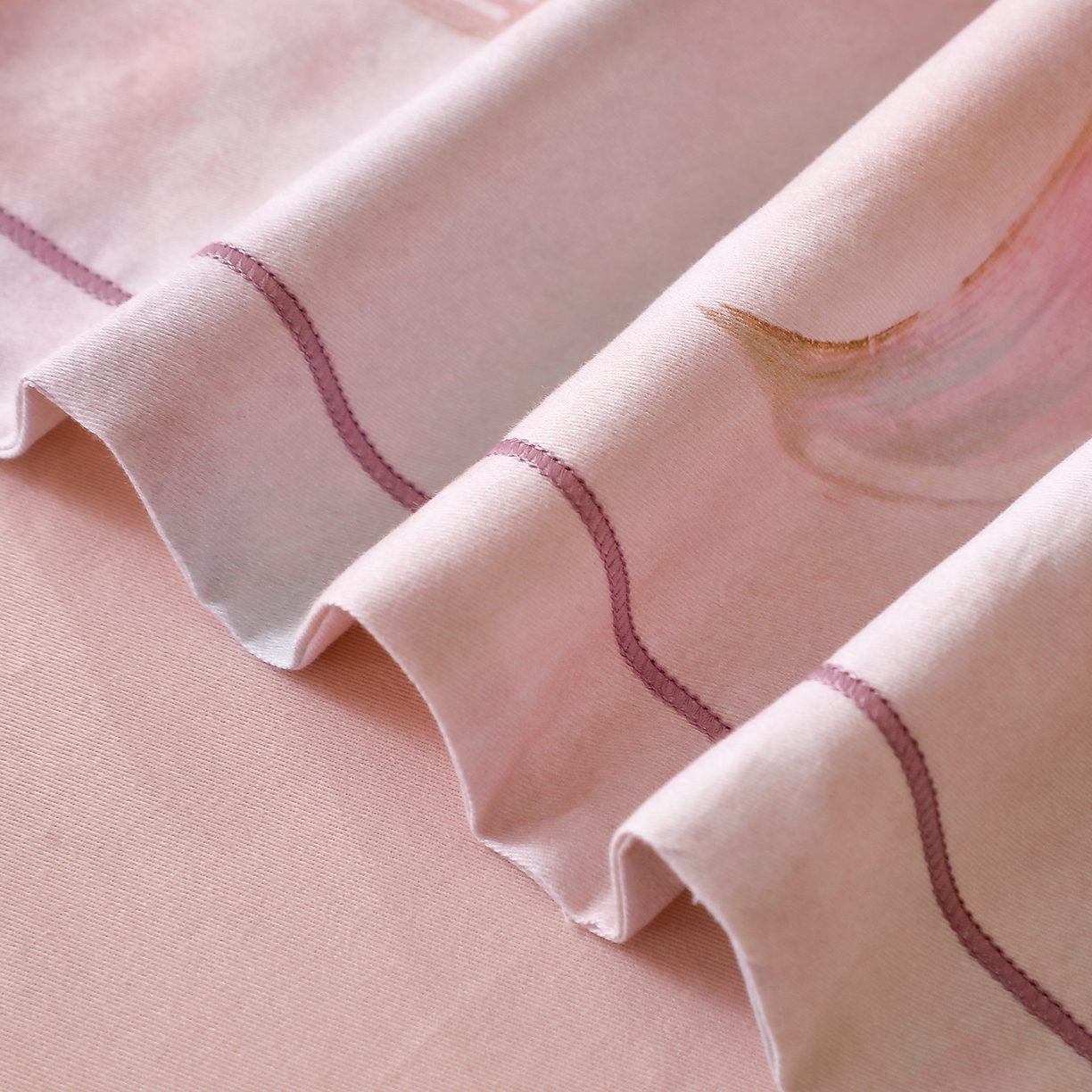 91家纺网 家纺一手货源 找家纺 馨雅家纺 2025新款全棉磨毛数码印花单品被套 娜拉-粉