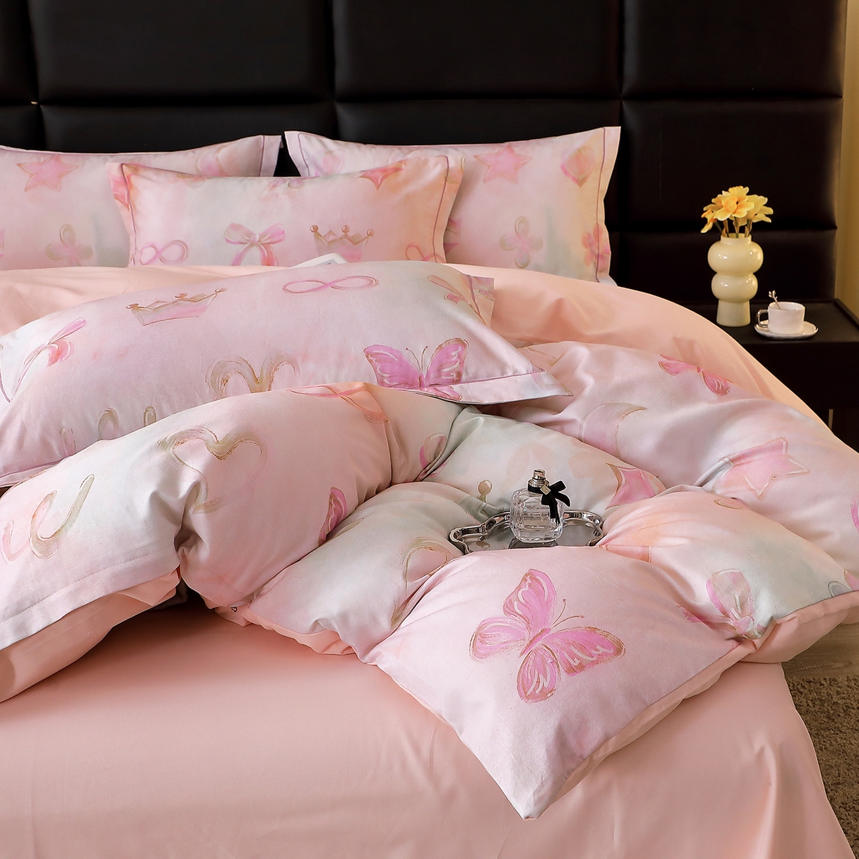 91家纺网 家纺一手货源 找家纺 馨雅家纺 2025新款全棉磨毛数码印花四件套 娜拉-粉