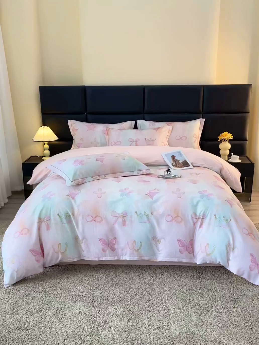 91家纺网 家纺一手货源 找家纺 馨雅家纺 2025新款全棉磨毛数码印花四件套 娜拉-粉