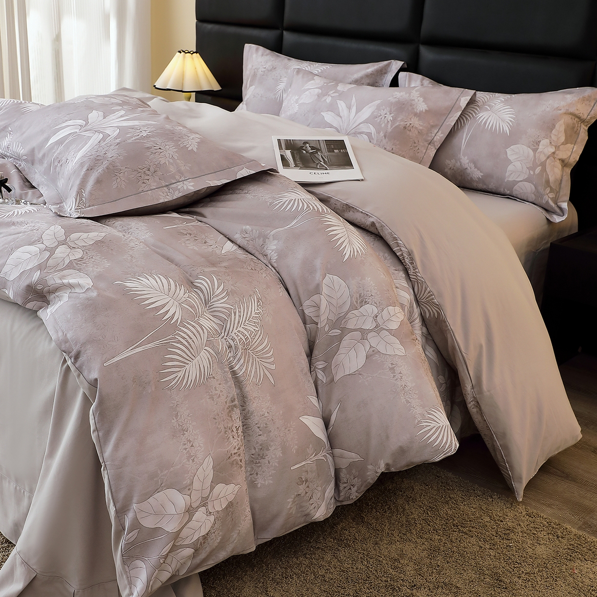 91家纺网 家纺一手货源 找家纺 馨雅家纺 2025新款全棉磨毛数码印花四件套 晴岛晚风-灰