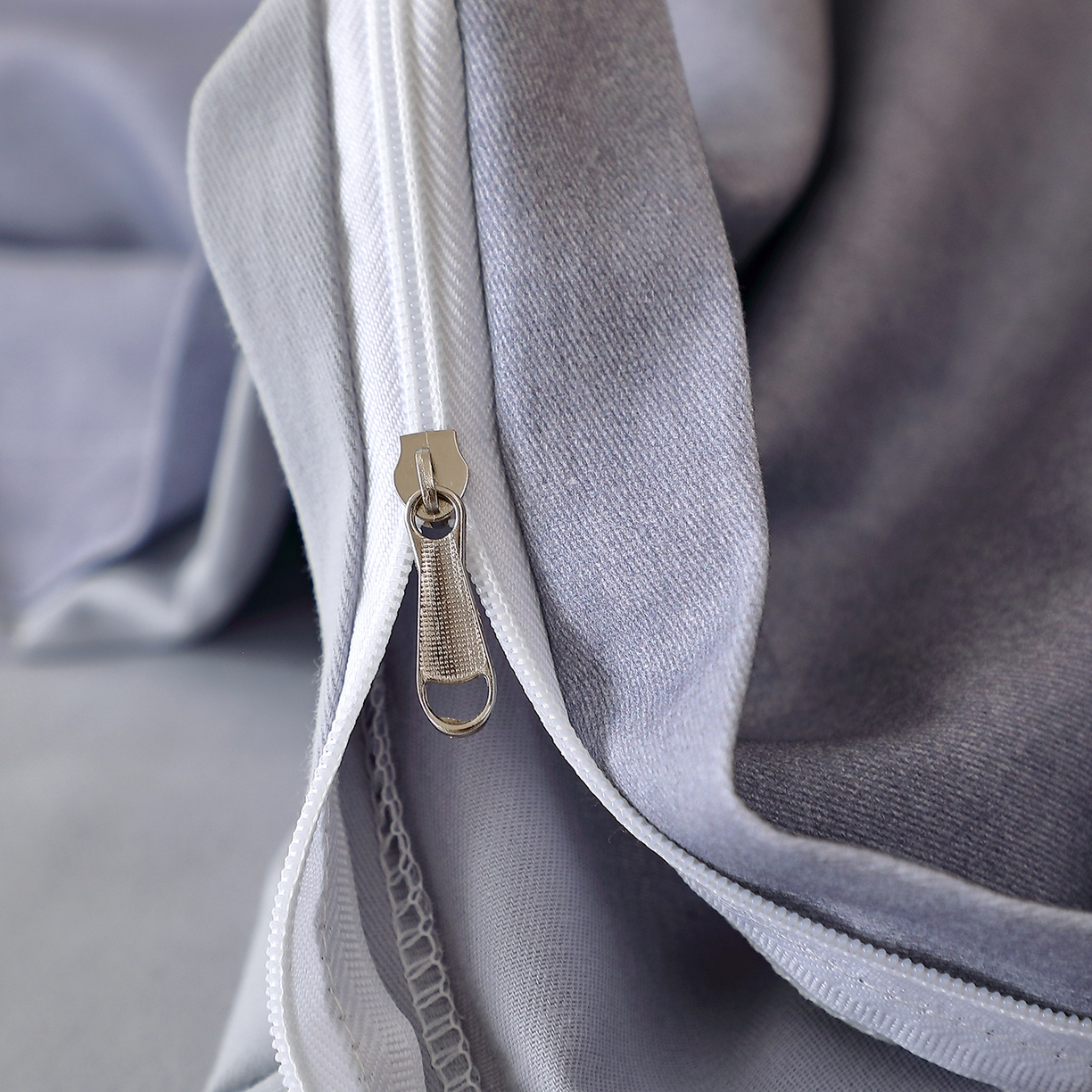 91家纺网 家纺一手货源 找家纺 馨雅家纺 2025新款全棉磨毛数码印花单品被套 维斯塔-灰