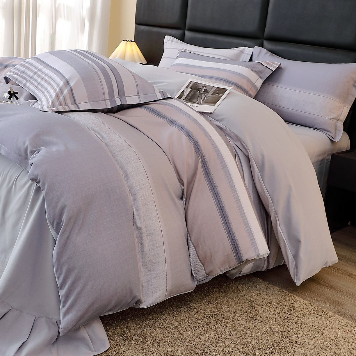 91家纺网 家纺一手货源 找家纺 馨雅家纺 2025新款全棉磨毛数码印花四件套 维斯塔-灰