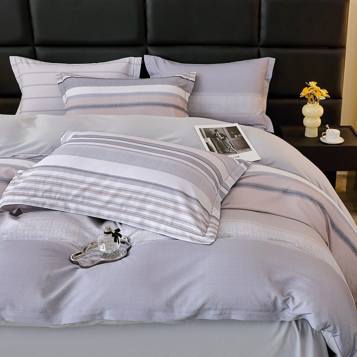 91家纺网 家纺一手货源 找家纺 馨雅家纺 2025新款全棉磨毛数码印花四件套 维斯塔-灰