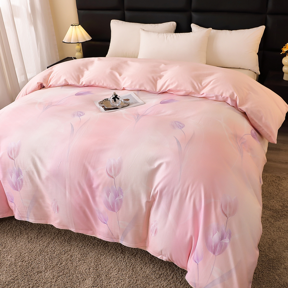 91家纺网 家纺一手货源 找家纺 馨雅家纺 2025新款全棉磨毛数码印花单品被套 一隅花町-粉