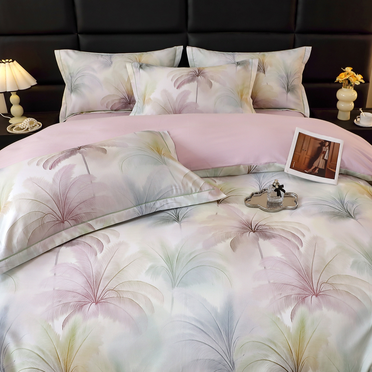 91家纺网 家纺一手货源 找家纺 馨雅家纺 2025新款全棉磨毛数码印花四件套 夏有乔木-粉