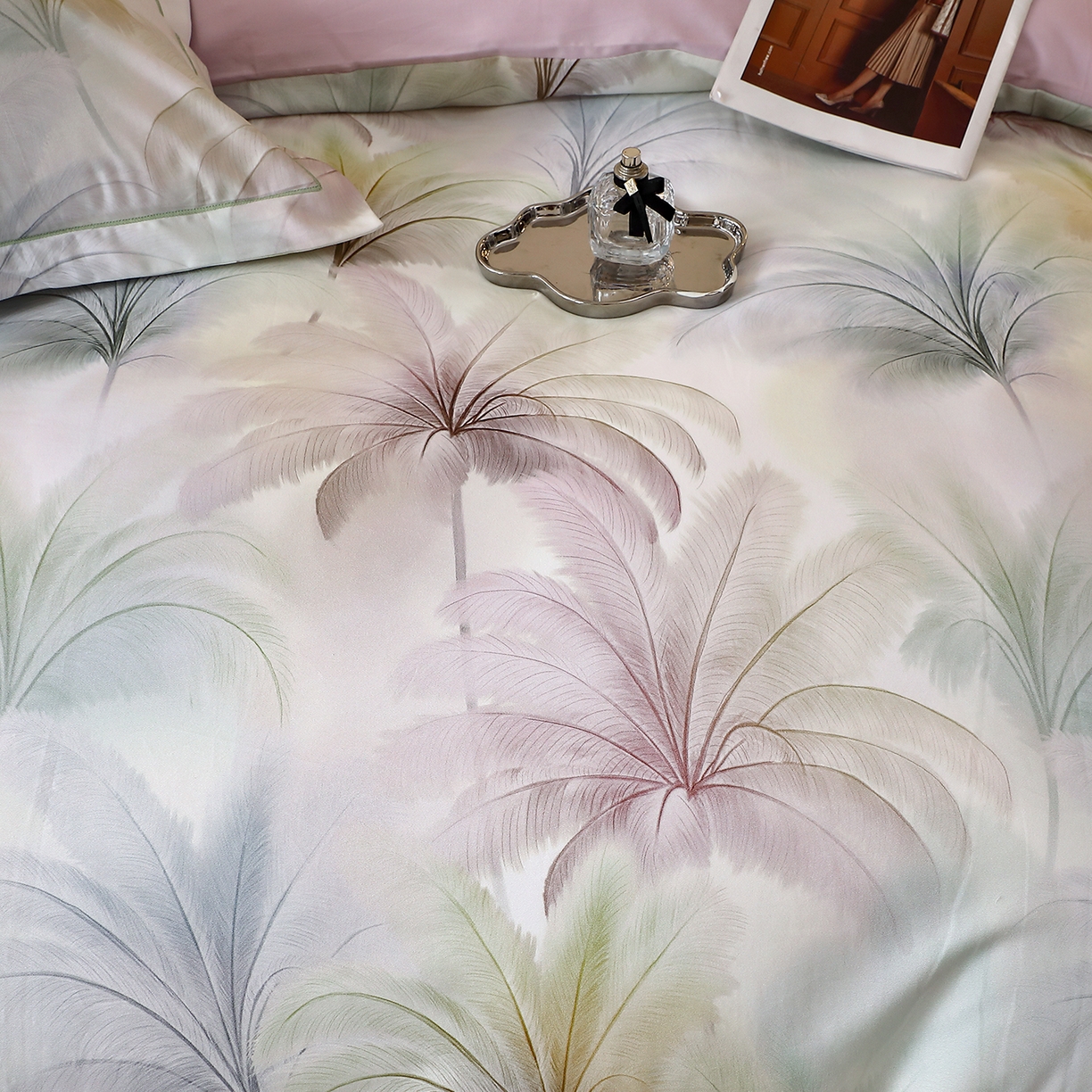 91家纺网 家纺一手货源 找家纺 馨雅家纺 2025新款全棉磨毛数码印花四件套 夏有乔木-粉