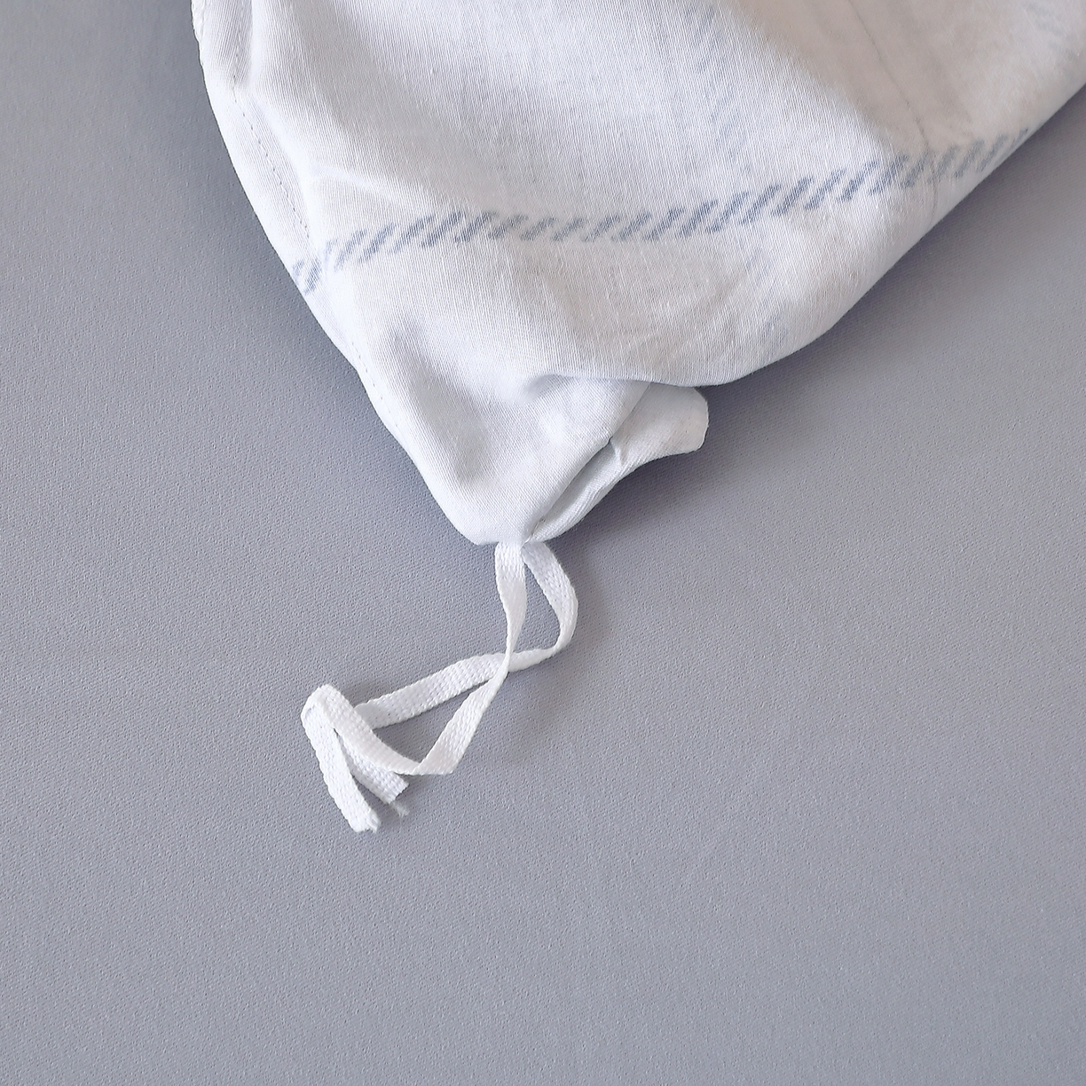 91家纺网 家纺一手货源 找家纺 馨雅家纺 2025新款全棉磨毛数码印花单品被套 遇见-灰