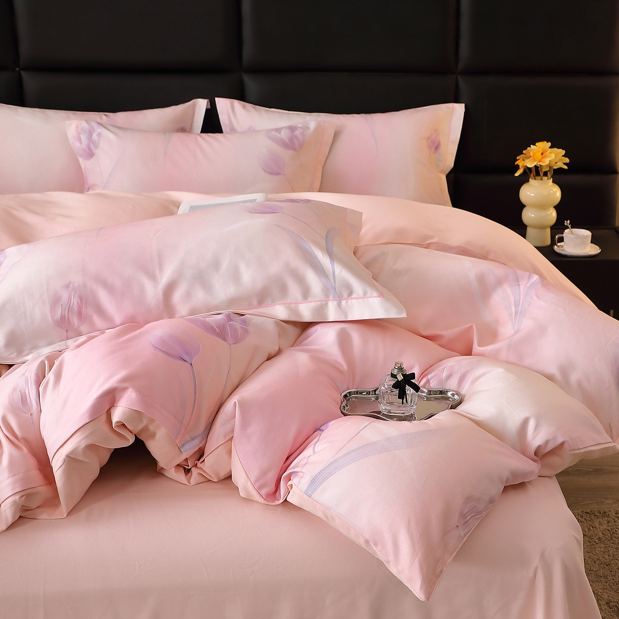 91家纺网 家纺一手货源 找家纺 馨雅家纺 2025新款全棉磨毛数码印花四件套 一隅花町-粉