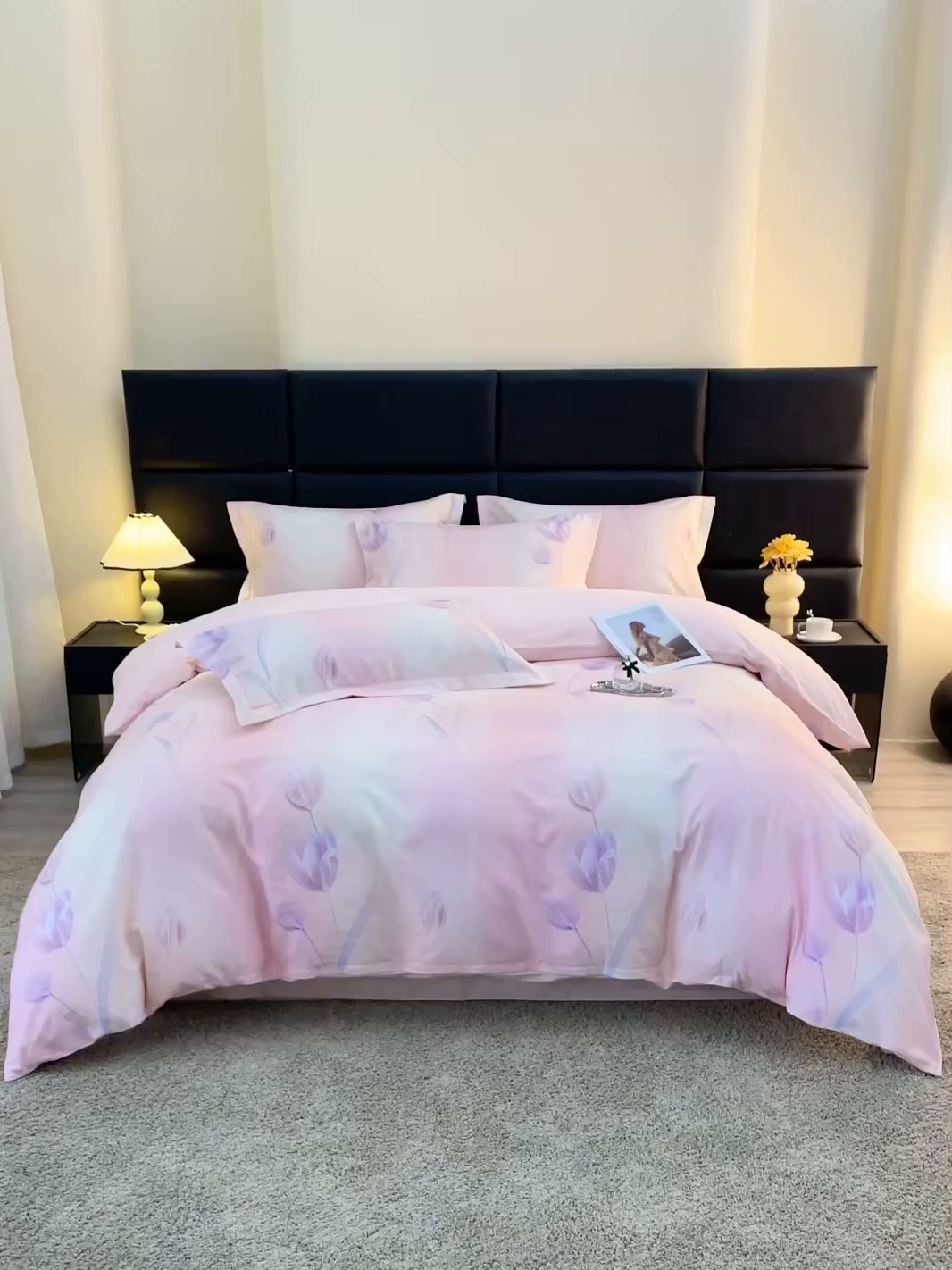 91家纺网 家纺一手货源 找家纺 馨雅家纺 2025新款全棉磨毛数码印花四件套 一隅花町-粉