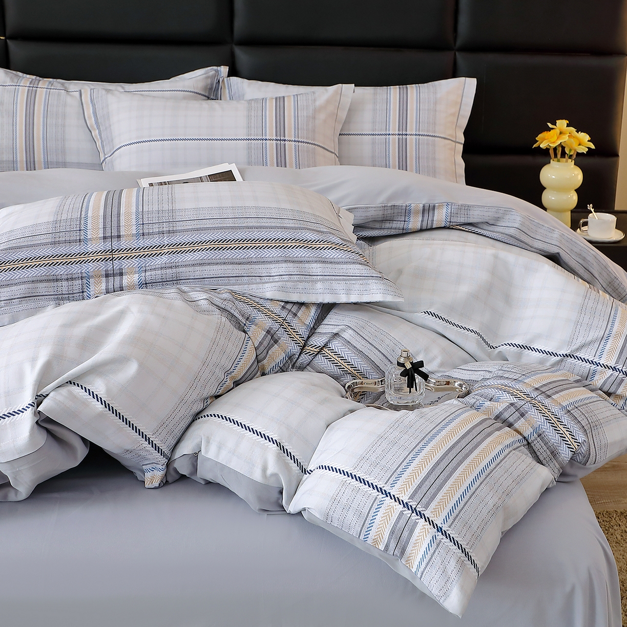 91家纺网 家纺一手货源 找家纺 馨雅家纺 2025新款全棉磨毛数码印花四件套 遇见-灰