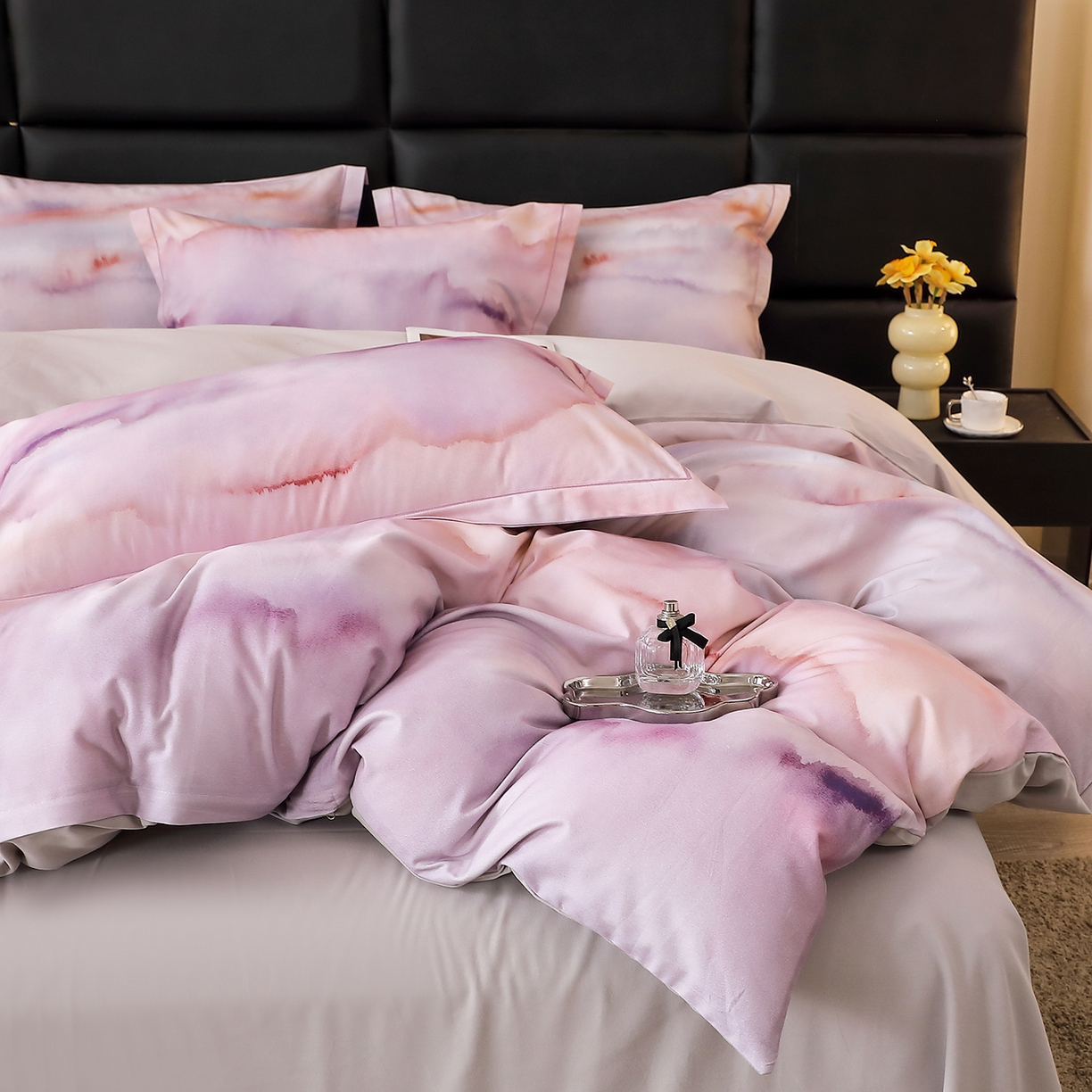 91家纺网 家纺一手货源 找家纺 馨雅家纺 2025新款全棉磨毛数码印花四件套 云霞-粉