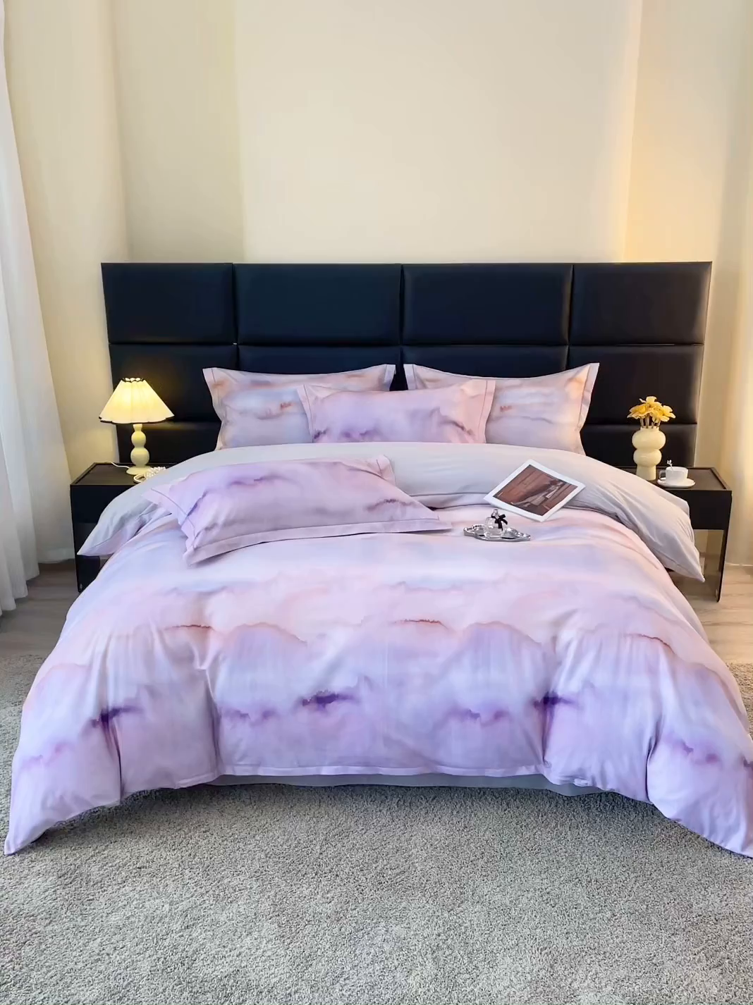 91家纺网 家纺一手货源 找家纺 馨雅家纺 2025新款全棉磨毛数码印花四件套 云霞-粉