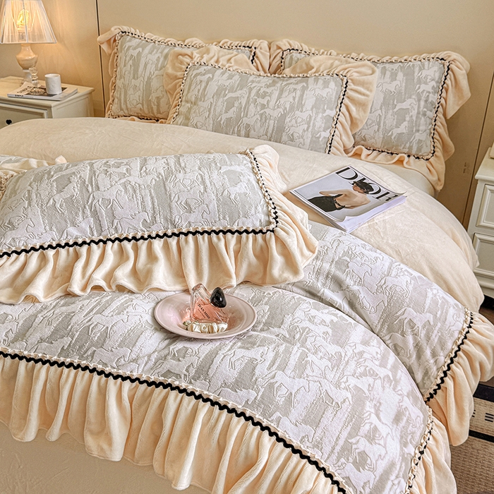 91家纺网 家纺一手货源 找家纺 （总）民新家纺 2025新款牛奶绒烂花花边款四件套