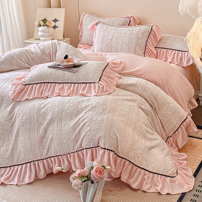 91家纺网 家纺一手货源 找家纺 （总）民新家纺 2025新款牛奶绒烂花花边款四件套