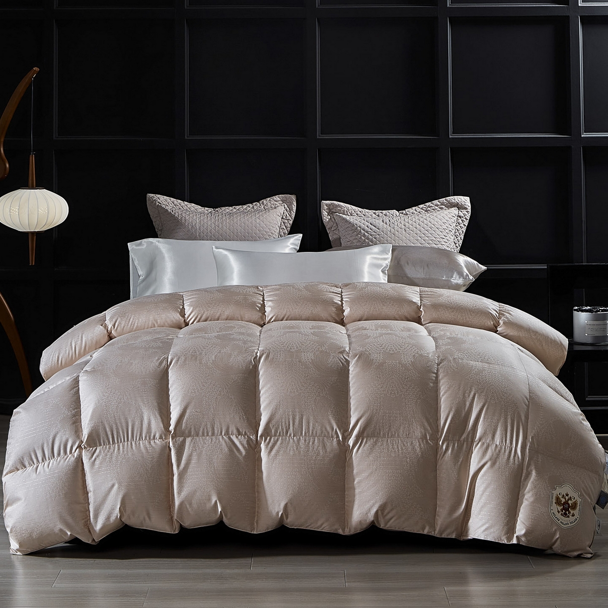 91家纺网 家纺一手货源 找家纺 （总）暖羽屋羽绒馆 2025新款95鸭绒95绒子含量超精密金银丝大提花冬被羽绒被子双人羽绒春秋被芯