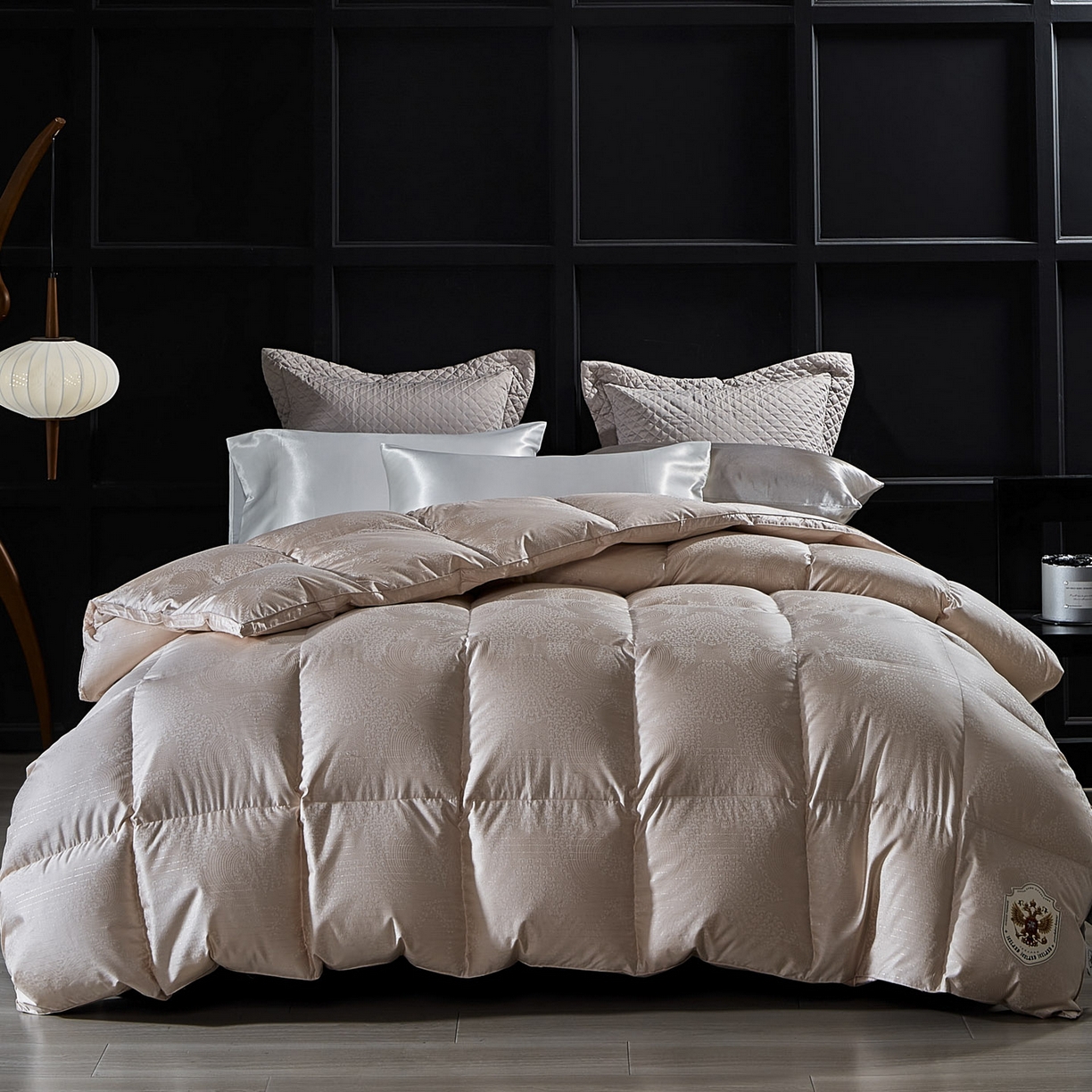 91家纺网 家纺一手货源 找家纺 暖羽屋羽绒馆 2025新款95鸭绒95绒子含量超精密金银丝大提花冬被羽绒被子双人羽绒春秋被芯 费罗娜 粉玉