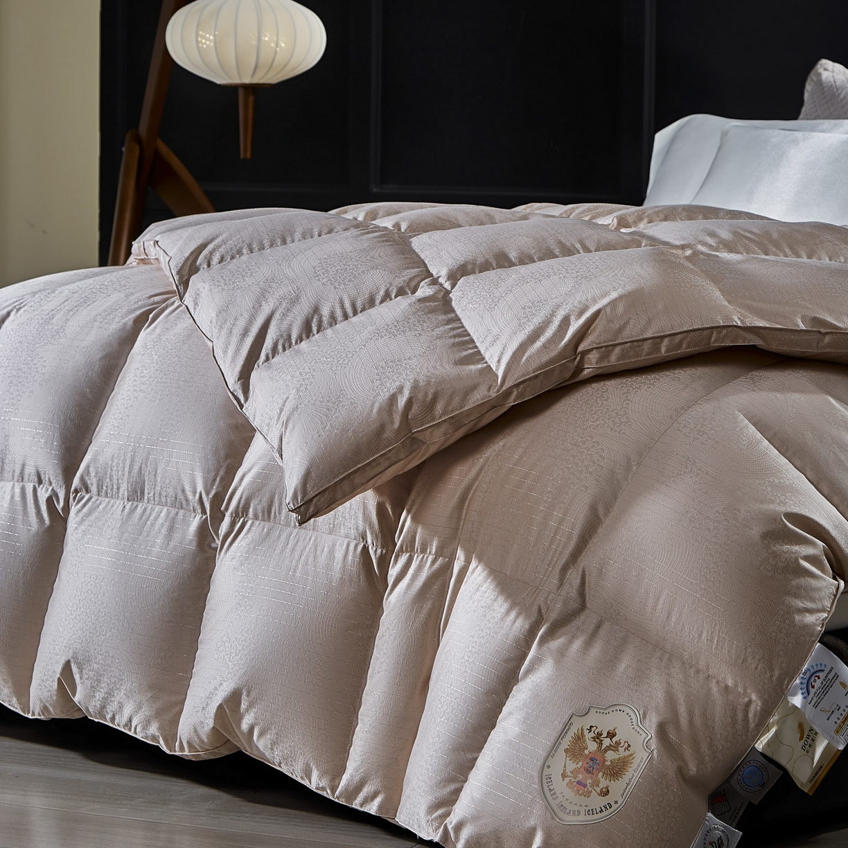 91家纺网 家纺一手货源 找家纺 （总）暖羽屋羽绒馆 2025新款95鸭绒95绒子含量超精密金银丝大提花冬被羽绒被子双人羽绒春秋被芯