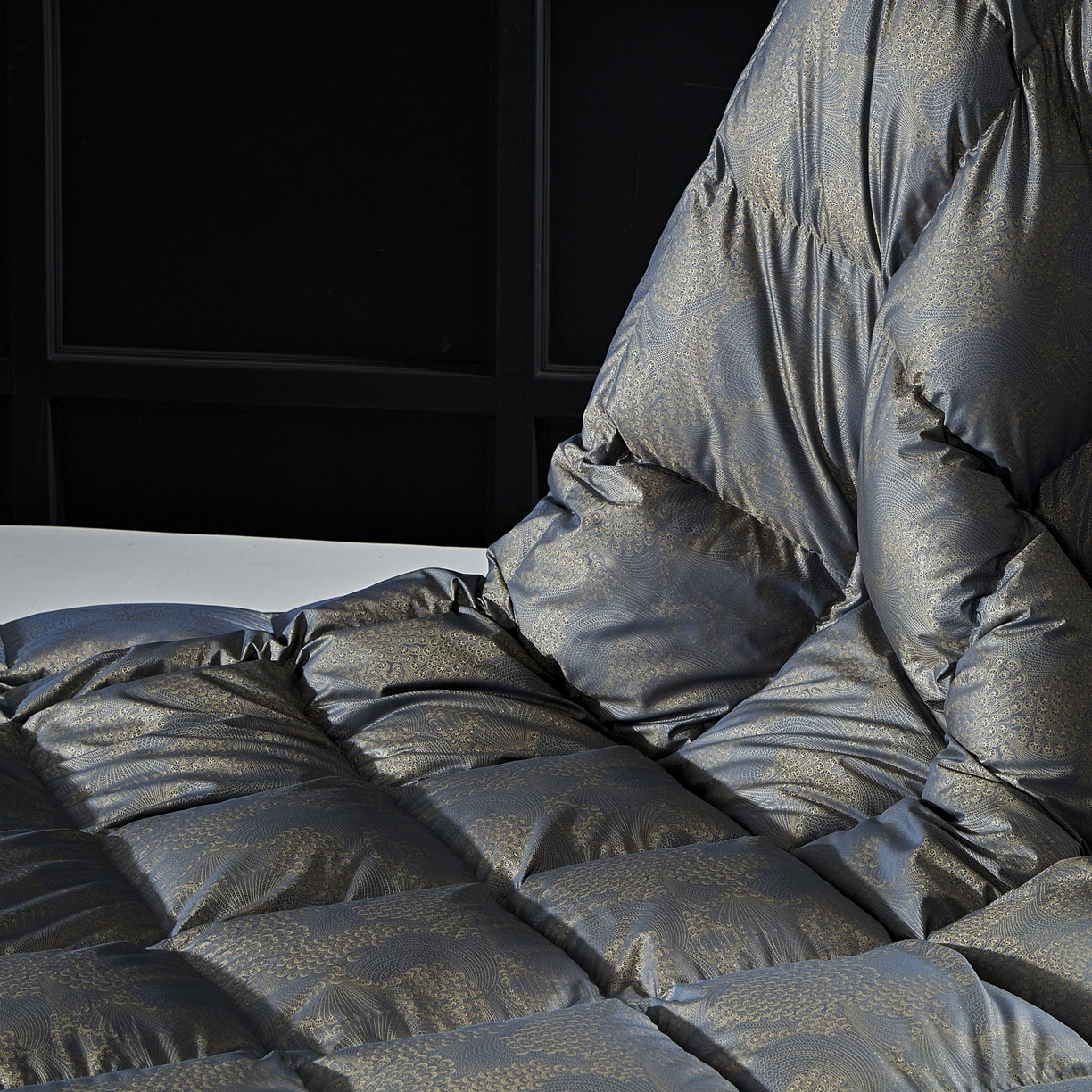 91家纺网 家纺一手货源 找家纺 暖羽屋羽绒馆 2025新款95鸭绒95绒子含量超精密金银丝大提花冬被羽绒被子双人羽绒春秋被芯 费罗娜 蓝