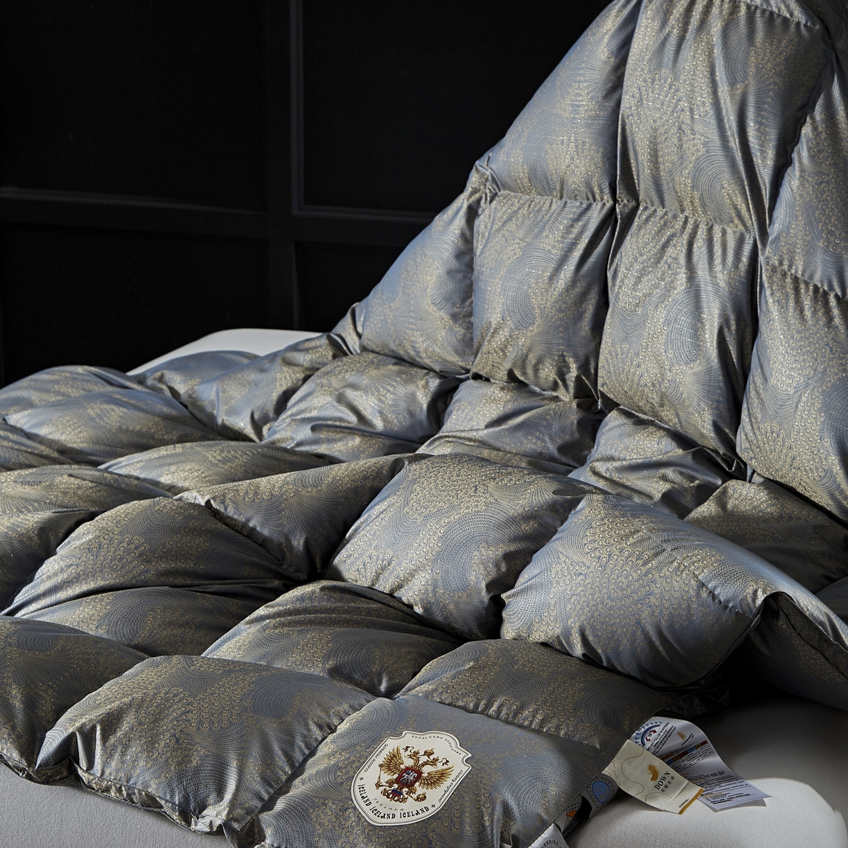 91家纺网 家纺一手货源 找家纺 暖羽屋羽绒馆 2025新款95鸭绒95绒子含量超精密金银丝大提花冬被羽绒被子双人羽绒春秋被芯 费罗娜 蓝