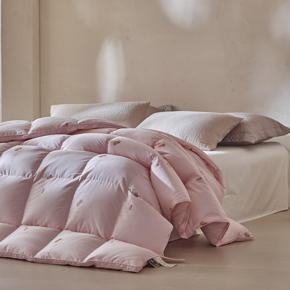 91家纺网 家纺一手货源 找家纺 （总）暖羽屋羽绒馆 2025新款莫代尔事事如意鹅绒丝被芯羽毛被羽绒被子双人冬被婚庆春秋被