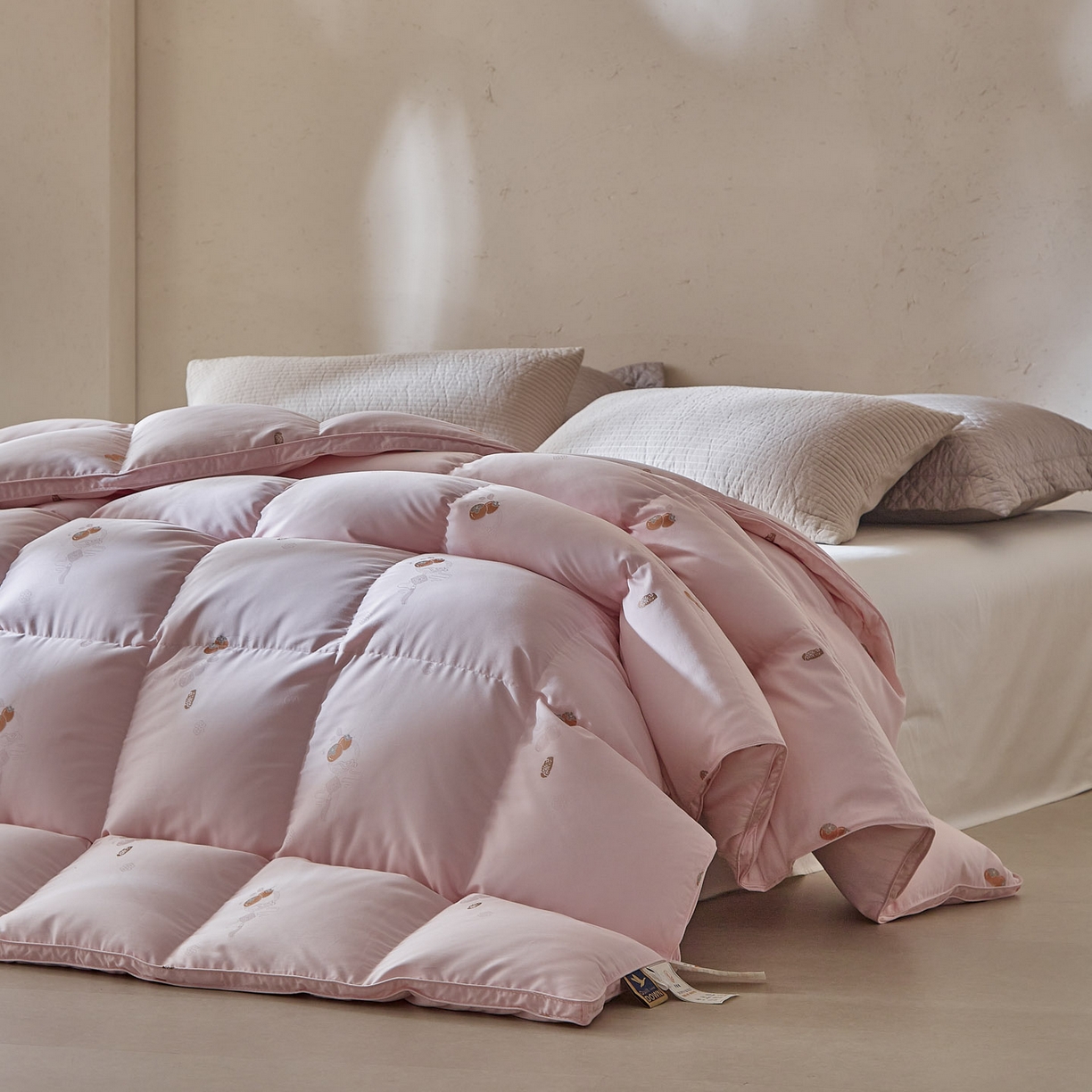 91家纺网 家纺一手货源 找家纺 （总）暖羽屋羽绒馆 2025新款莫代尔事事如意鹅绒丝被芯羽毛被羽绒被子双人冬被婚庆春秋被