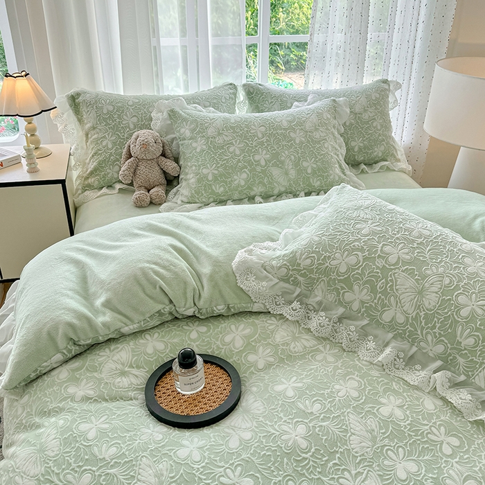 91家纺网 家纺一手货源 找家纺 （总）锦格家纺 2025新款A类雕花牛奶绒花边四件套