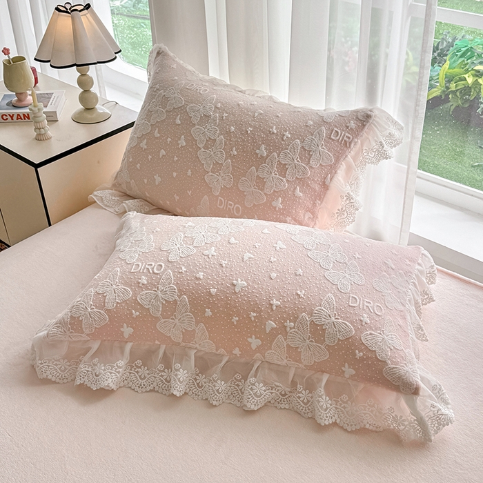 91家纺网 家纺一手货源 找家纺 锦格家纺 2025新款A类雕花牛奶绒花边四件套 蒂娜玉粉