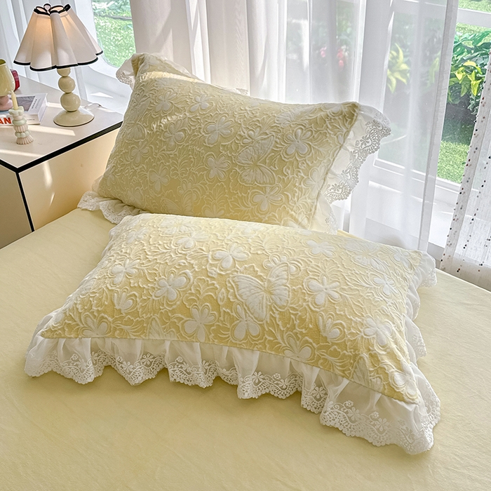 91家纺网 家纺一手货源 找家纺 锦格家纺 2025新款A类雕花牛奶绒花边四件套 米雅黄