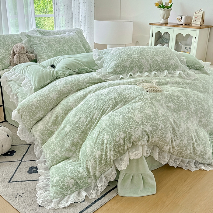 91家纺网 家纺一手货源 找家纺 锦格家纺 2025新款A类雕花牛奶绒花边四件套 米雅绿