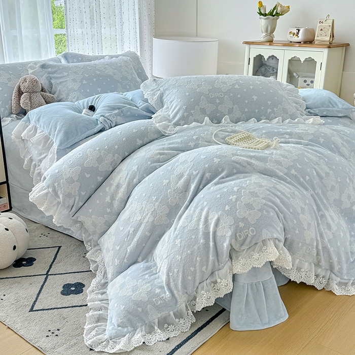 91家纺网 家纺一手货源 找家纺 锦格家纺 2025新款A类雕花牛奶绒花边四件套 蒂娜蓝