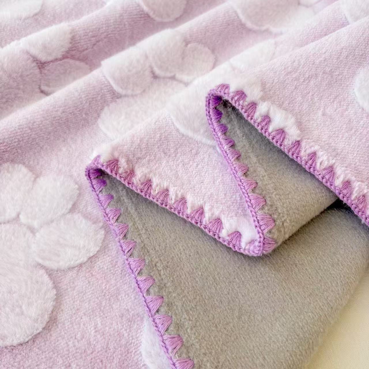 91家纺网 家纺一手货源 找家纺 莱凯家纺 2025新款兔毛提花保暖多功能毛毯 提花兔毛毯-紫