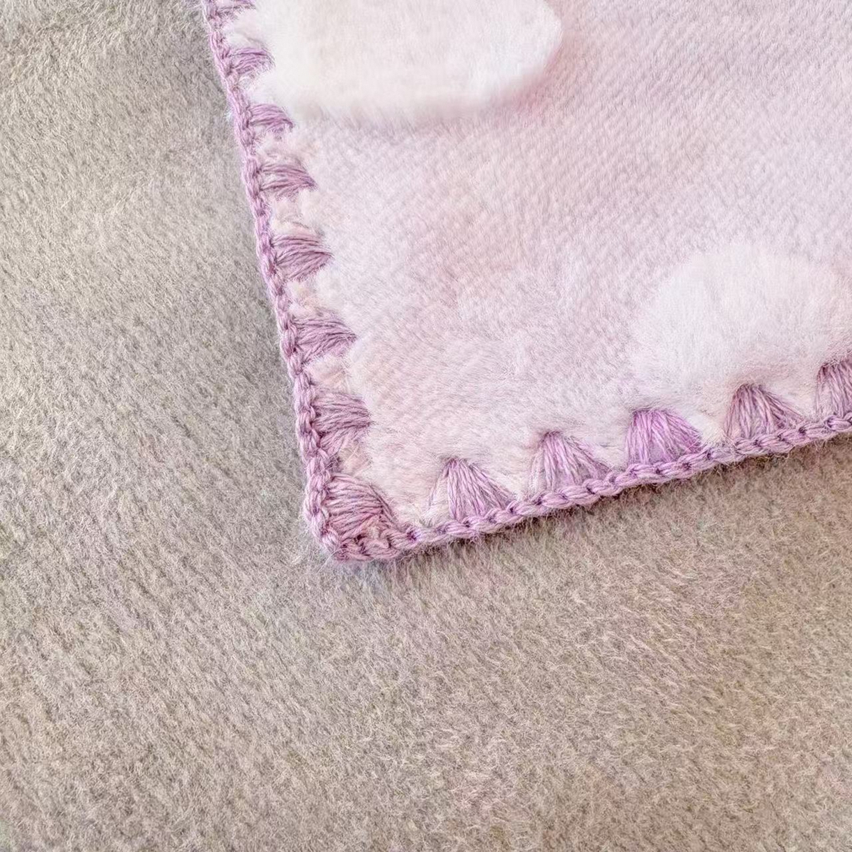 91家纺网 家纺一手货源 找家纺 莱凯家纺 2025新款兔毛提花保暖多功能毛毯 提花兔毛毯-紫