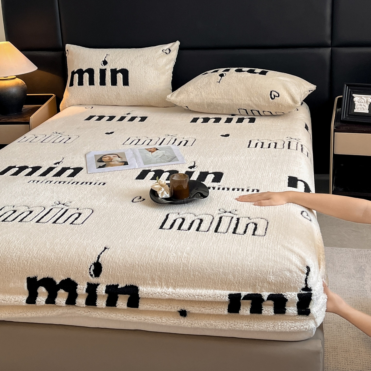 91家纺网 家纺一手货源 找家纺 （总）慕木家纺 2025新款A类高克重云慕绒床笠系列（场景二拍摄）提供买家秀