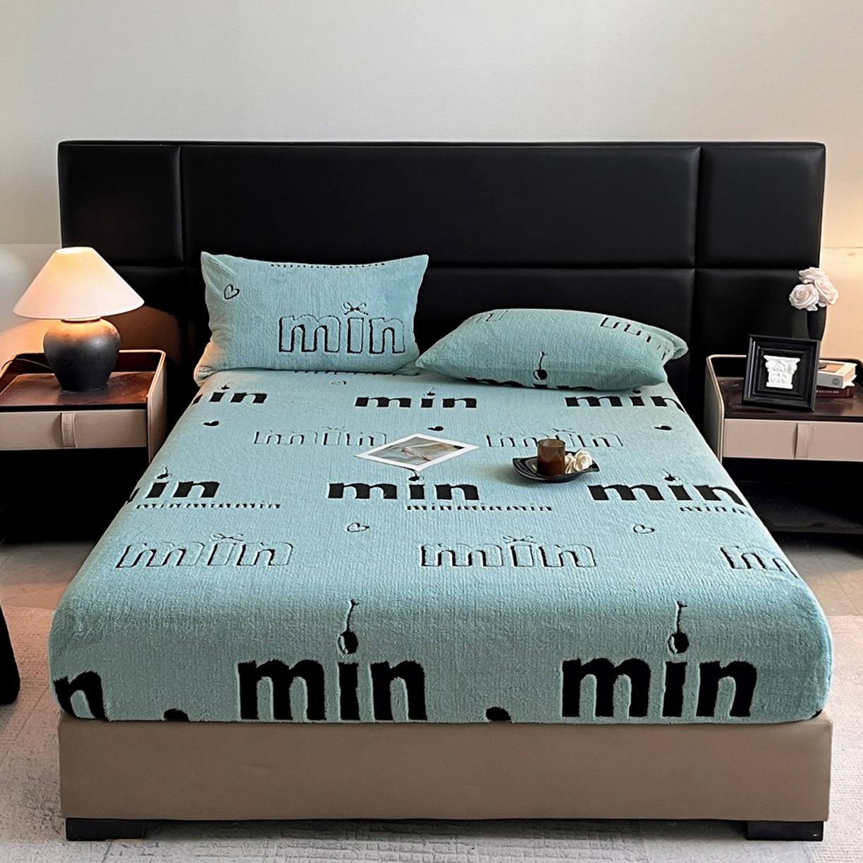 91家纺网 家纺一手货源 找家纺 慕木家纺 2025新款A类高克重云慕绒床笠系列（场景二拍摄）提供买家秀 云暮绒床笠-云朵蓝