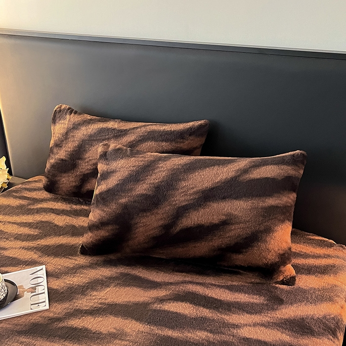 91家纺网 家纺一手货源 找家纺 （总）莉莉安家纺 2025新款兔毛绒美拉德色系床笠床笠单件