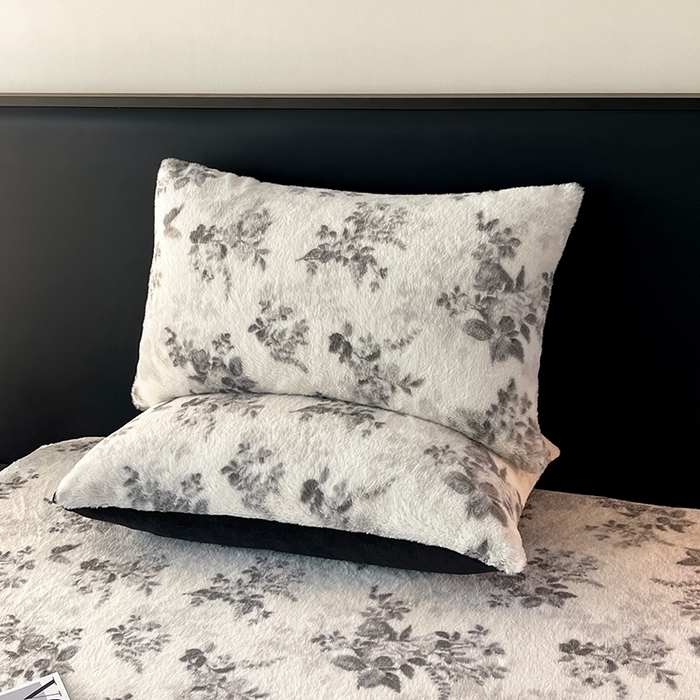 91家纺网 家纺一手货源 找家纺 莉莉安家纺 2025新款兔毛绒美拉德色系床笠床笠单件 美拉德-墨花