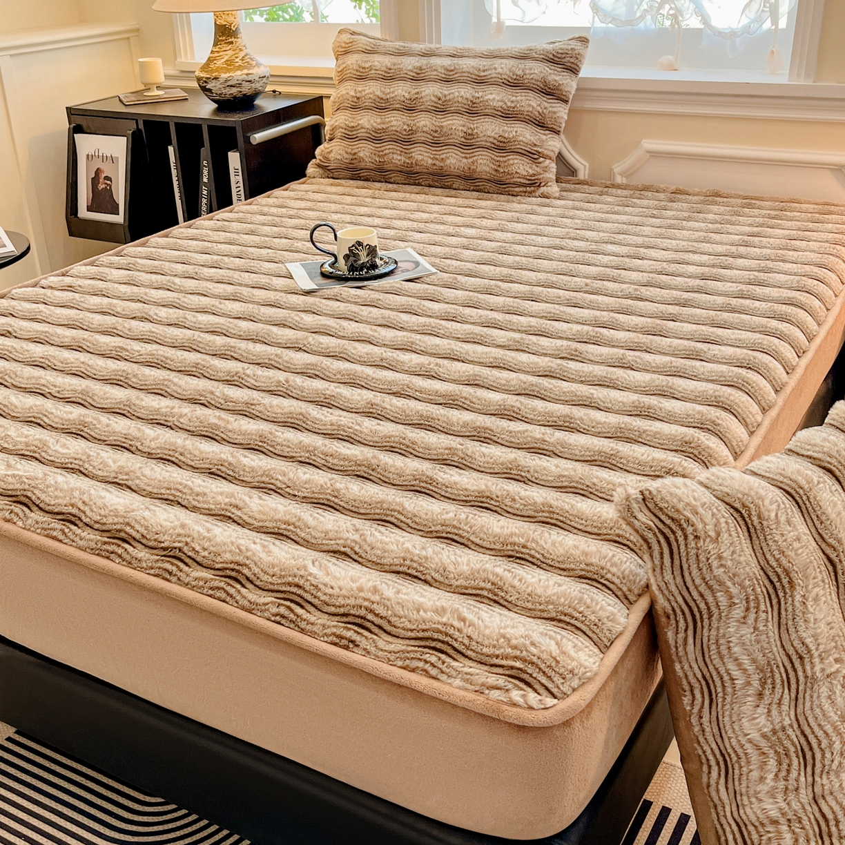 91家纺网 家纺一手货源 找家纺 欧邦 2025新款轻奢波纹皮草兔毛绒床笠单床笠床笠单件 波纹-卡其