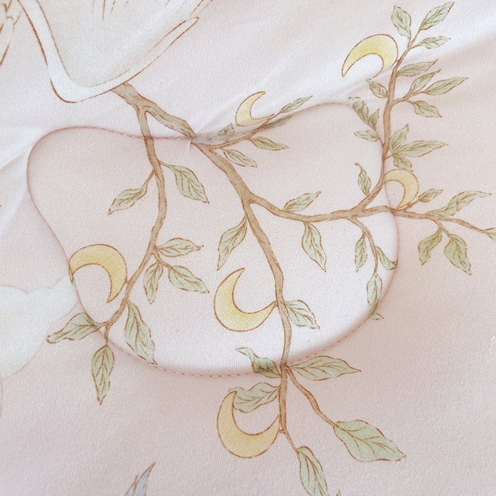 91家纺网 家纺一手货源 找家纺 丝涟家居 2025新款澳阳绒豆豆被系列 捕梦天鹅粉