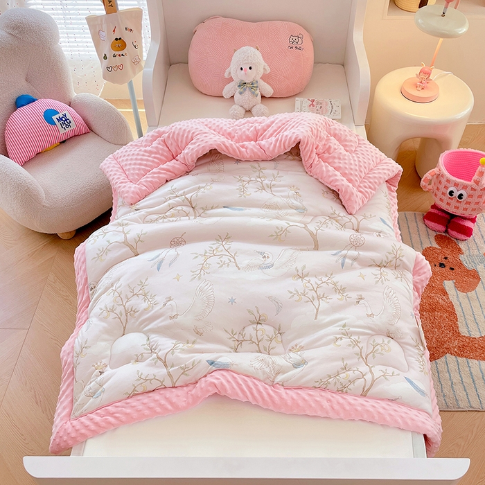 丝涟家居 2025新款澳阳绒豆豆被系列 捕梦天鹅粉